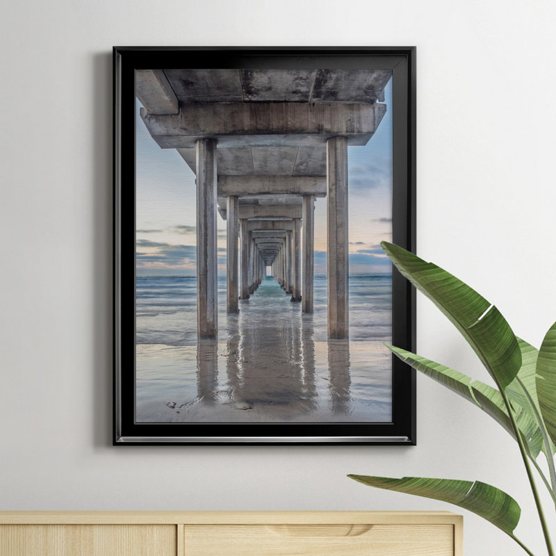 Scripps Pier - Peinture sur toile encadrée, H 18,5 po x l 24,5 po x P 1,5 po, Noir