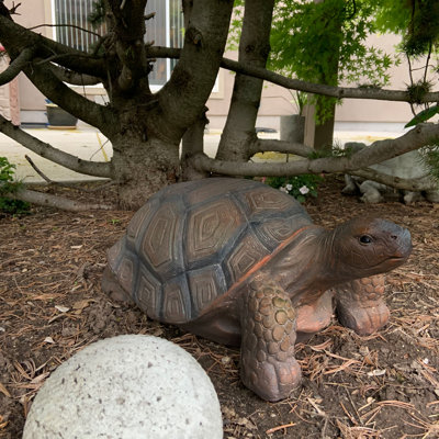 Martinez-Wilson Animals Weather Resistant Plastic Garden Statue
