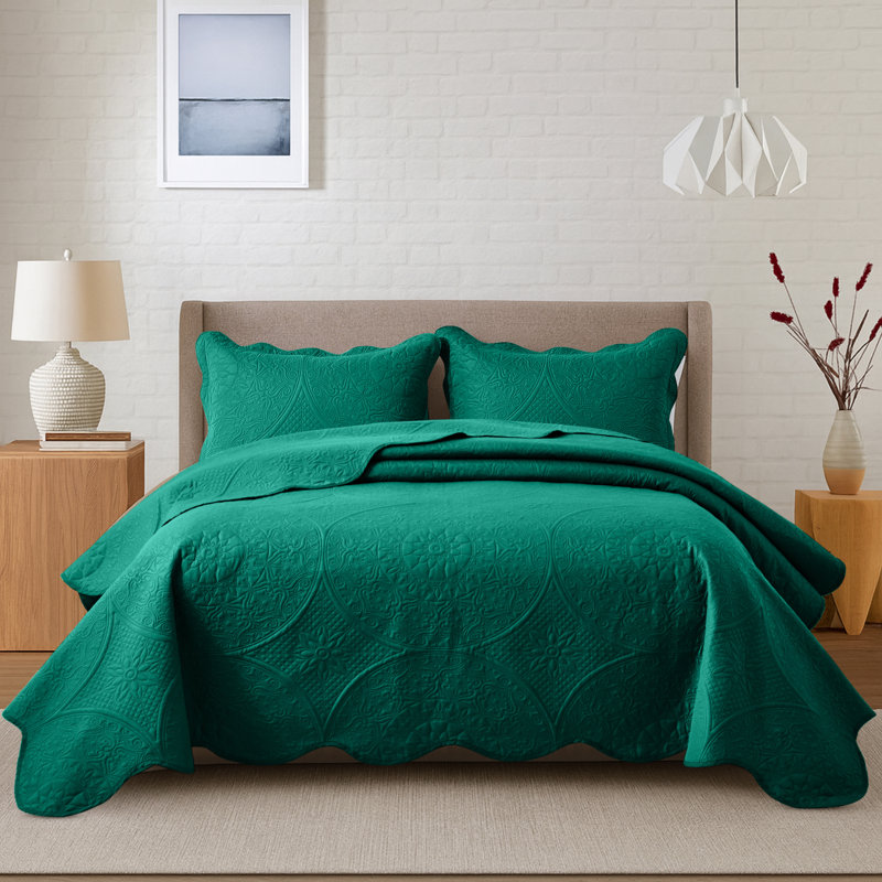 Floral Embossed Quilted Bedspread Set, Oversized and Lightweight Bedding Set with Pillow Shams, Emerald