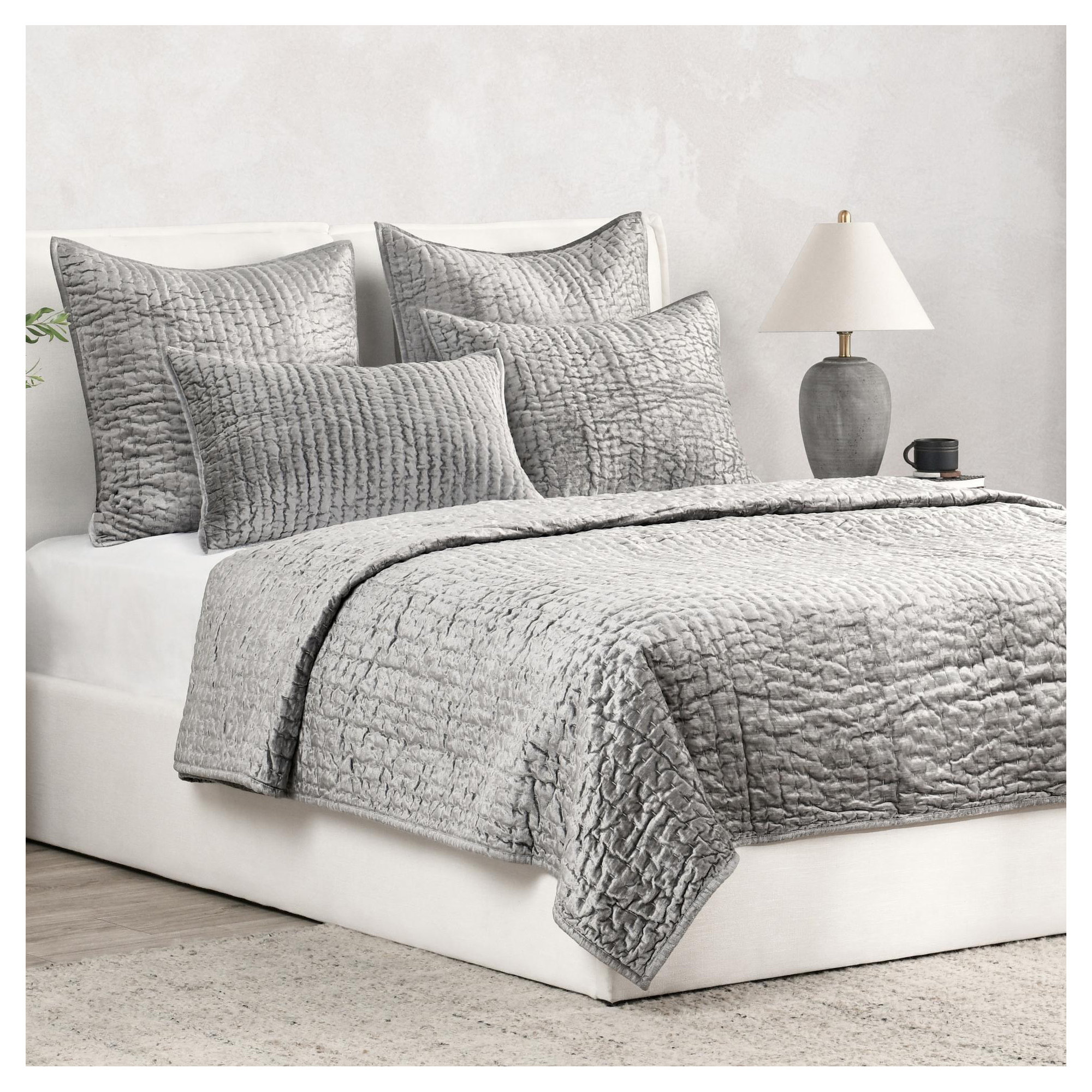 Tasmin Velvet Quilt, Gray, King Quilt