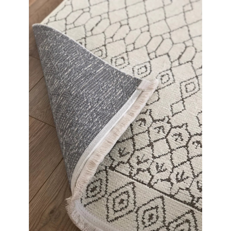 Viara Performance Chenille Washable Geometric Indoor / Outdoor Rug, Rectangle 6'6" x 9'6"
