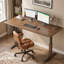 Bureau debout électrique moderne de 70,87 po, bureau de bureau réglable en hauteur en bois massif avec double moteur, 3 préréglages de mémoire et 3 trous de gestion des câbles pour le bureau personnel, assemblage facile