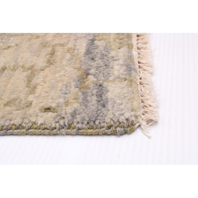 Tapis mystique olive 8 po 2 po x 10 po 2 po