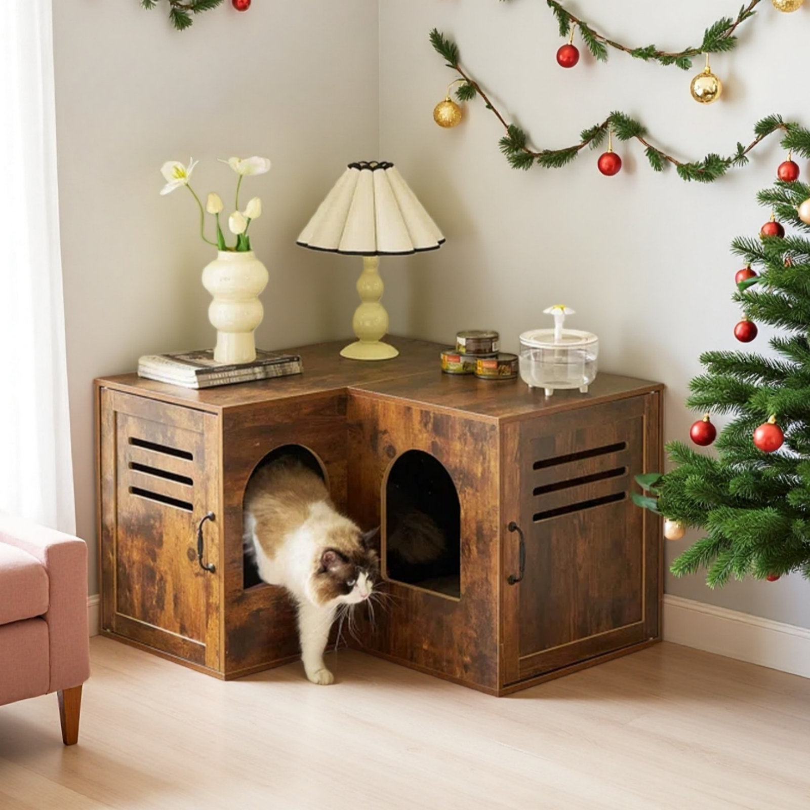 Tucker Murphy Pet™ Farmhouse Corner Cat Double Litter Box Litter