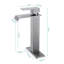 Robinet de lavabo de salle de bain à poignée simple avec bec cascade-115744908