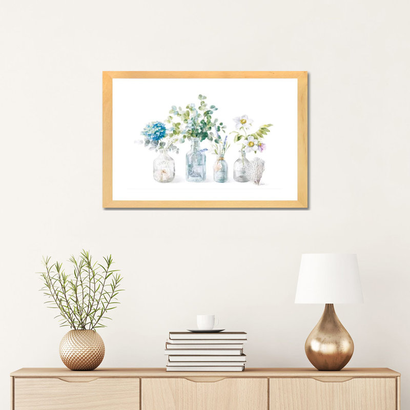 "Beach Flowers I" par Danhui nai, reproduction d’art, H 24 po x l 32 po x P 1 po, Blanc, Papier encadré noir