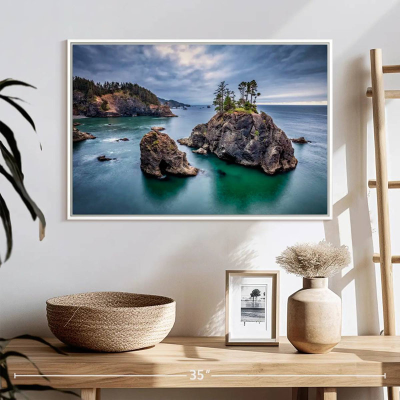 Formations rocheuses le long de la côte de l'Oregon, 25 po x 17 po, Cadre flottant blanc