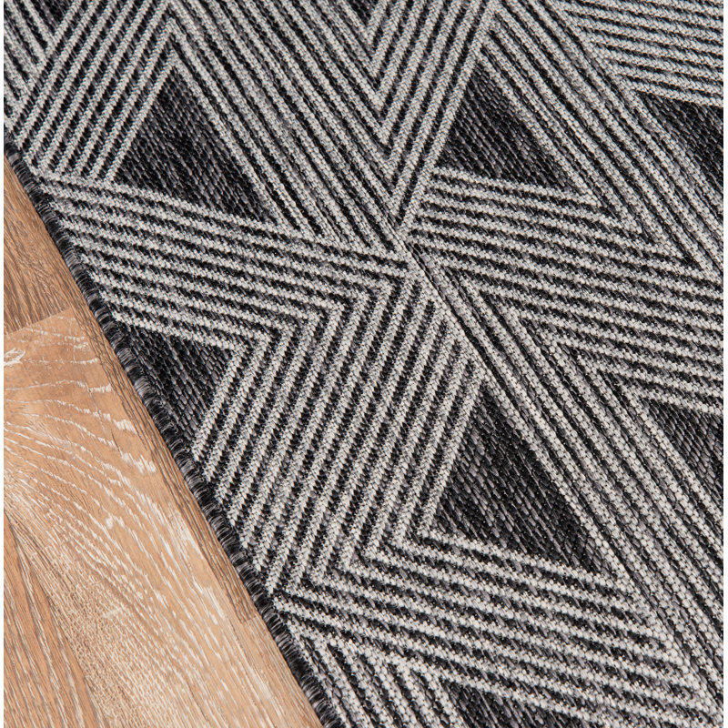 Nysa Geometric Indoor / Outdoor Rug, Runner 2'7" x 7'6"