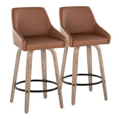 Tabouret de comptoir à hauteur fixe de 26 po Hannah avec pivot en bois blanchi et similicuir brun clair avec repose-pieds rond en métal noir Hannah
