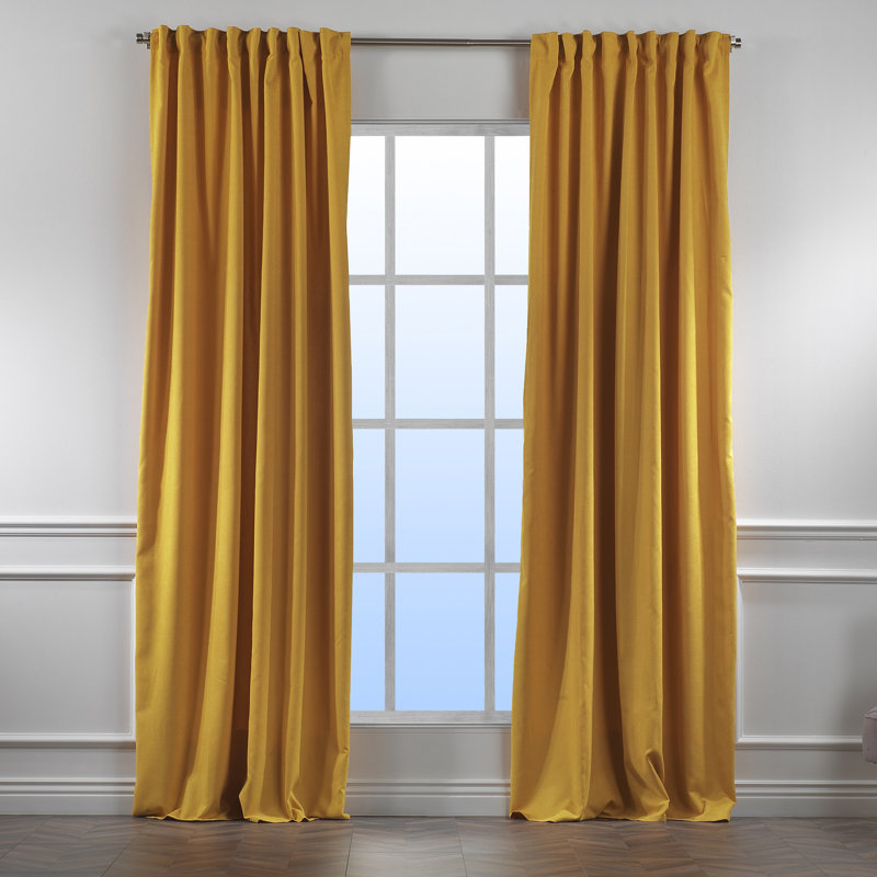 Paire de rideaux obscurcissant avec pattes de couleur unie, L 52 po x L 72 po, Mustard Yellow