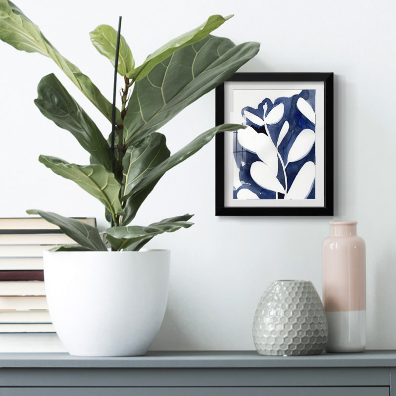 Blue Eucalyptus II, reproduction encadrée sur papier, Papier avec cadre noir, Blanc, H 20 po x l 16 po x P 1 po