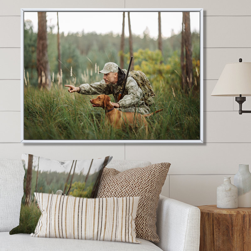 Motif de chasse au chien révélée sur toile, Cadre flottant blanc, H 34 po x l 44 po x P 1,5 po