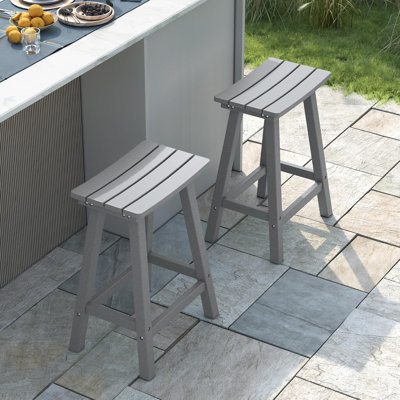 Tabouret de bar extérieur 24 po, chaises de bar en PEHD avec repose-pieds