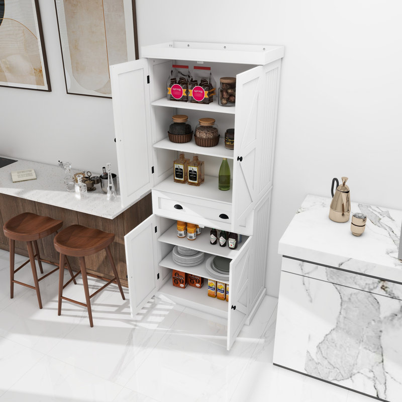 Armoire de cuisine 71 po en blanc. 4 portes, tiroir, 2 tablettes réglables. Améliore l'espace de rangement pour la salle à manger, le salon, les espaces de lavage pour la lessive. Design élégant, grand volume, peint, stable