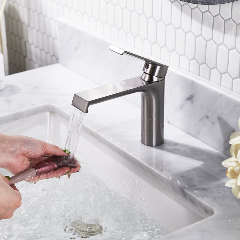 Single-Hole Single-handle Bathroom Faucet, Brushed Nickel