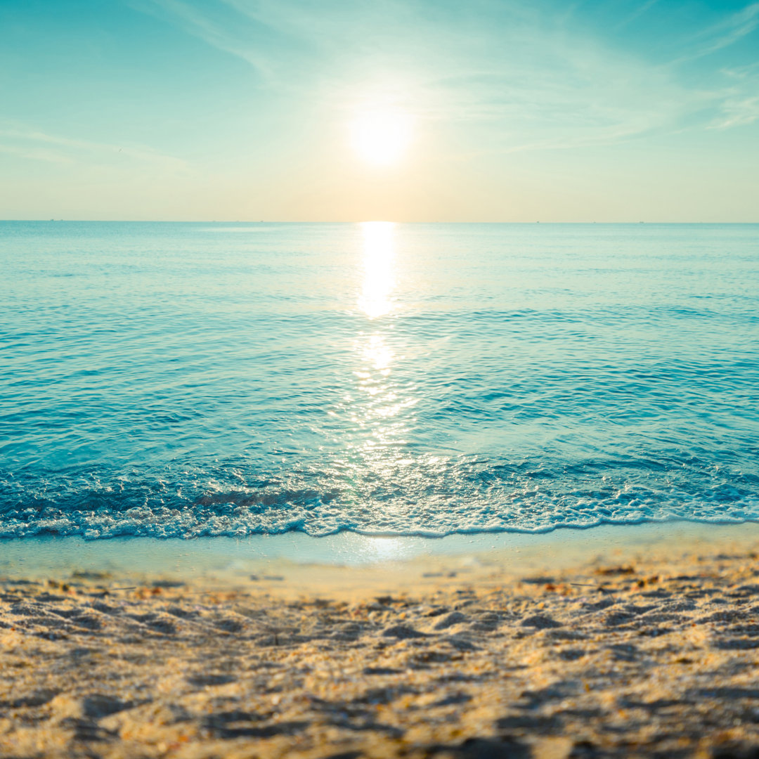 Schöner tropischer Strand von Primeimages - Leinwandbild