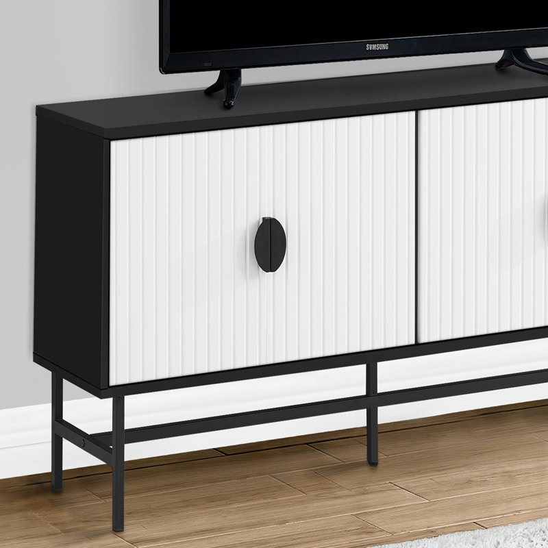 Meuble télé moderne avec finition stratifiée, structure en métal et rangement spacieux pour le divertissement dans le salon ou la chambre à coucher