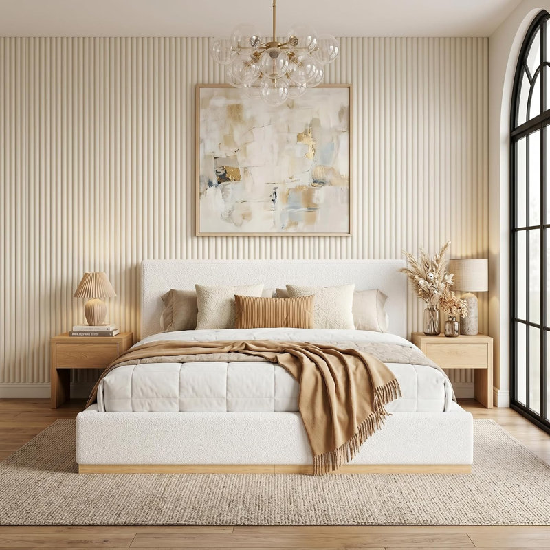 Structure de lit tapissier en tissu blanc moderne avec base en bois massif et finition grain de bois naturel, très grand