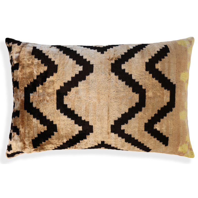 Coussin de luxe en velours de soie à chevrons noir neutre 16 x 24