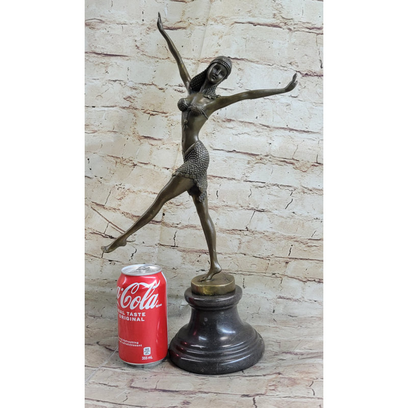 Figurine Mans Dancing Lady