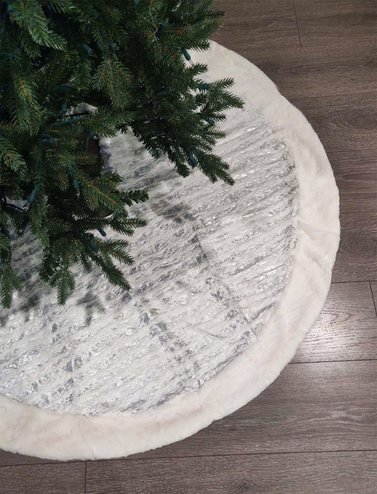 Faux Fur Tree Skirt, 72" H x 72" W, Silver
