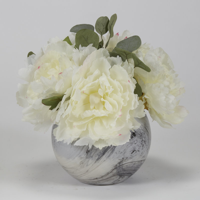 Belle pivoine en pot, Crème