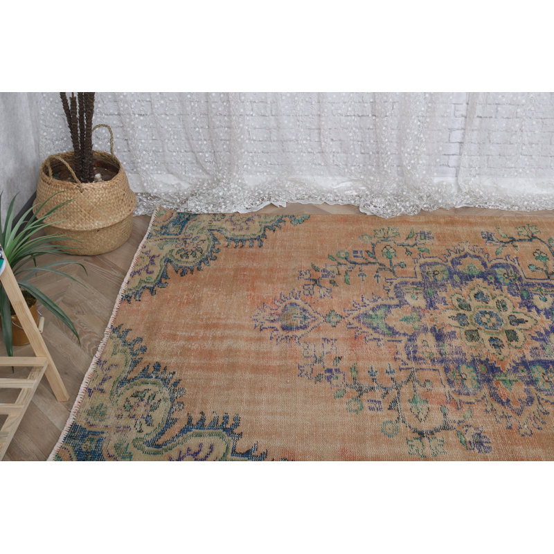 Tapis Oushak turc authentique au style vintage, d'un orange Ã©clatant, idÃ©al pour la dÃ©coration d'une chambre Ã  coucher