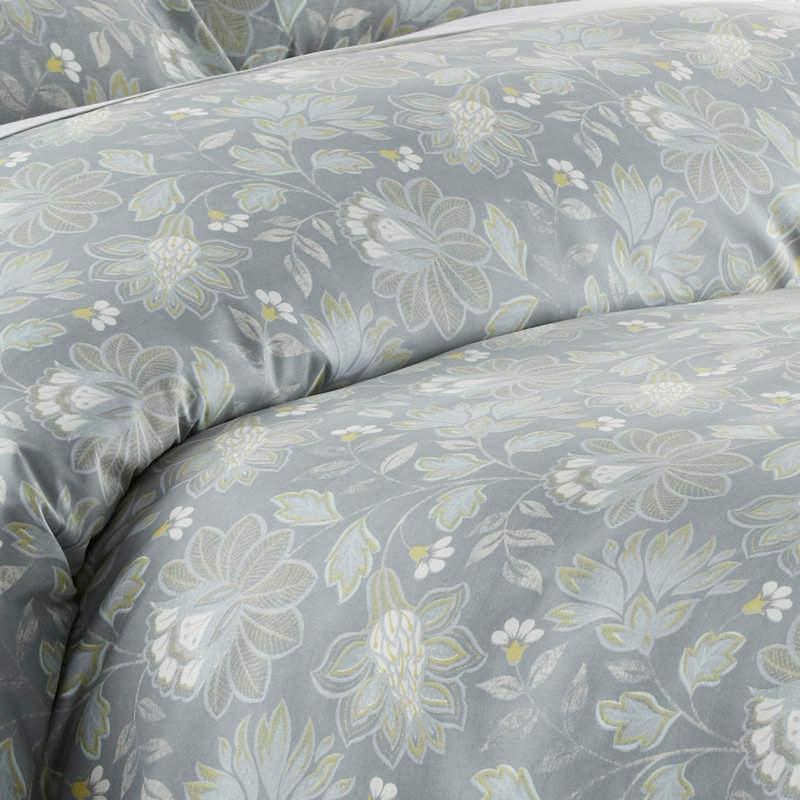 Infinite Blossom Blue Oversized Microfiber Comforter Set with matching shams Easy care, Full/Queen Comforter + 2 Shams
