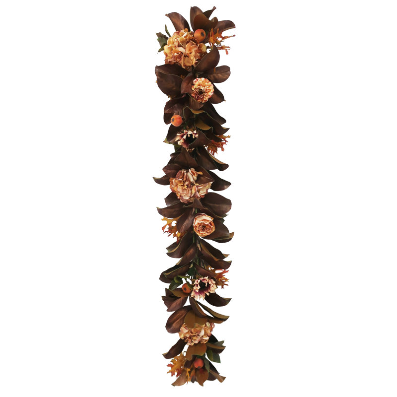 MAGNOLIA AND AUTUMN FLOWERS GARLAND