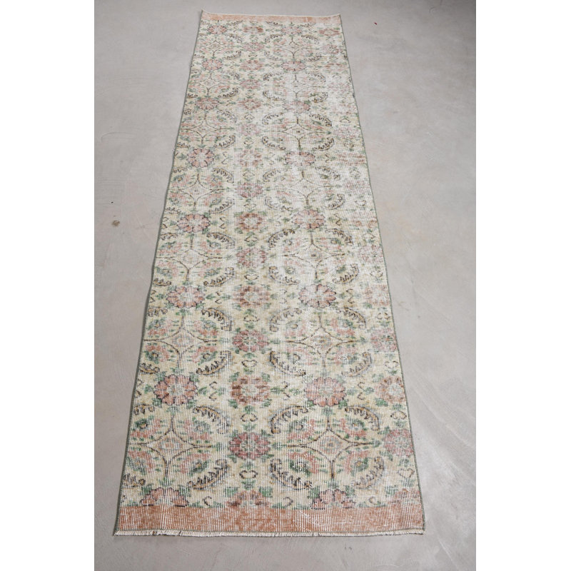 Tapis de couloir beige en laine 33,5 x 107,5 po, motif floral classique