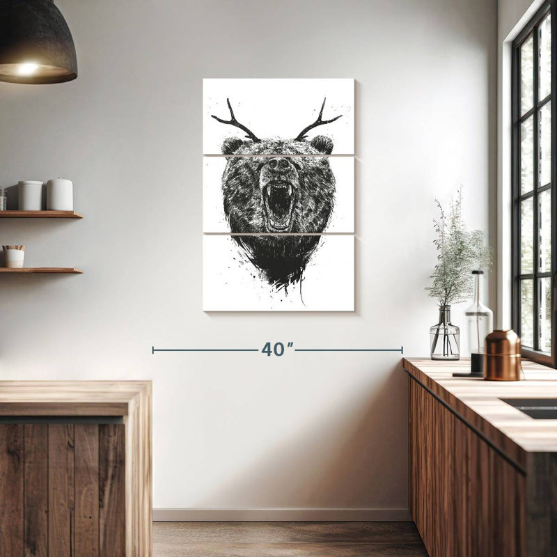 Ours fâché avec bois de rameau, H 38 po x l 24 po