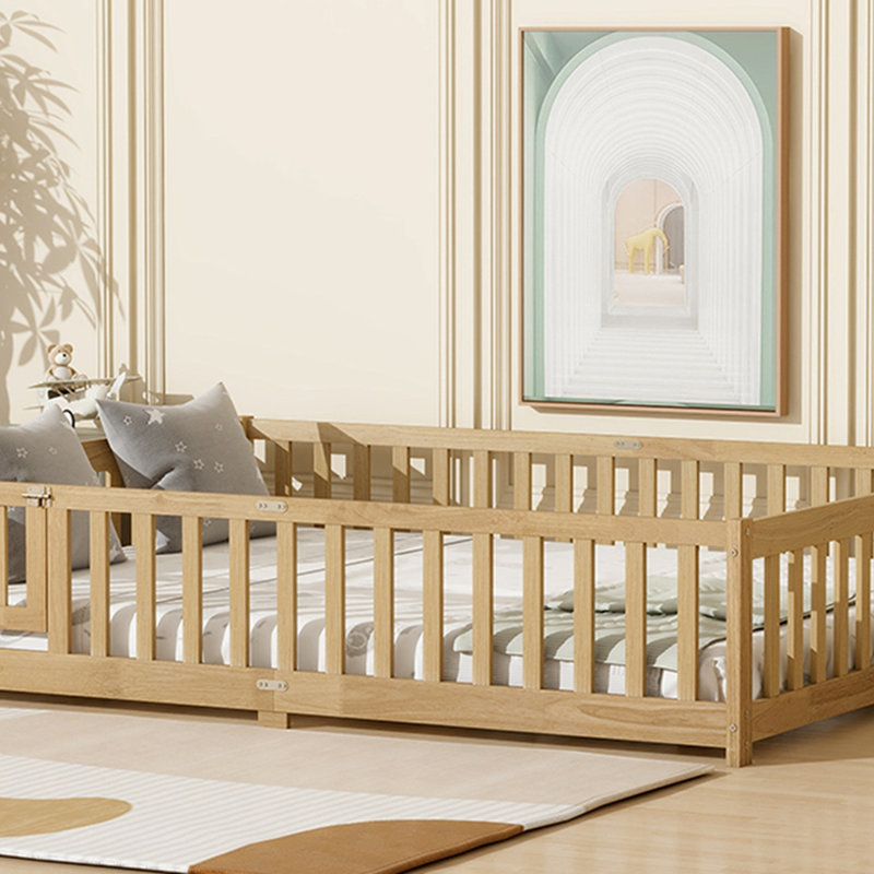 Lit double pleine grandeur avec clôture et porte, lit en bois d'hévéa avec garde-corps de sécurité