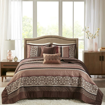 5 pièces de courtepointe rouge et brodée, double / grand avec coussins décoratifs,