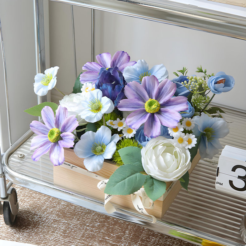 Ornements de fleurs simulées
