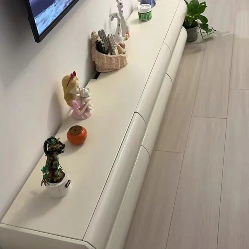 Le meuble télé et la table basse sont durables