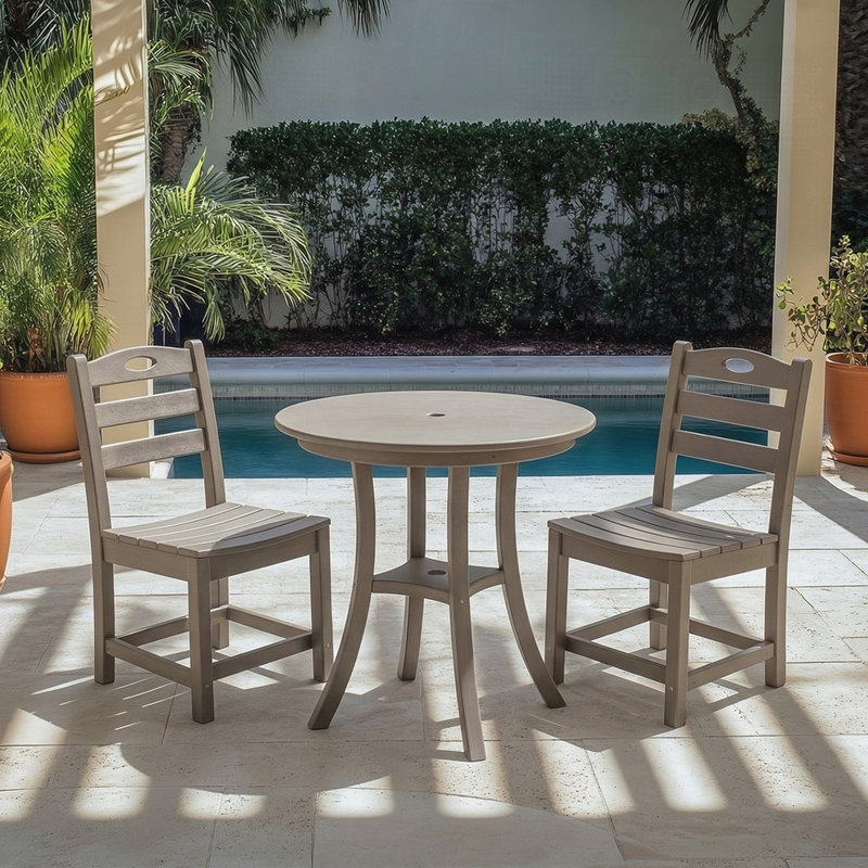 Ensemble bistro 3 pièces avec table ronde et 2 chaises, compact et invitant pour les petits espaces extérieurs