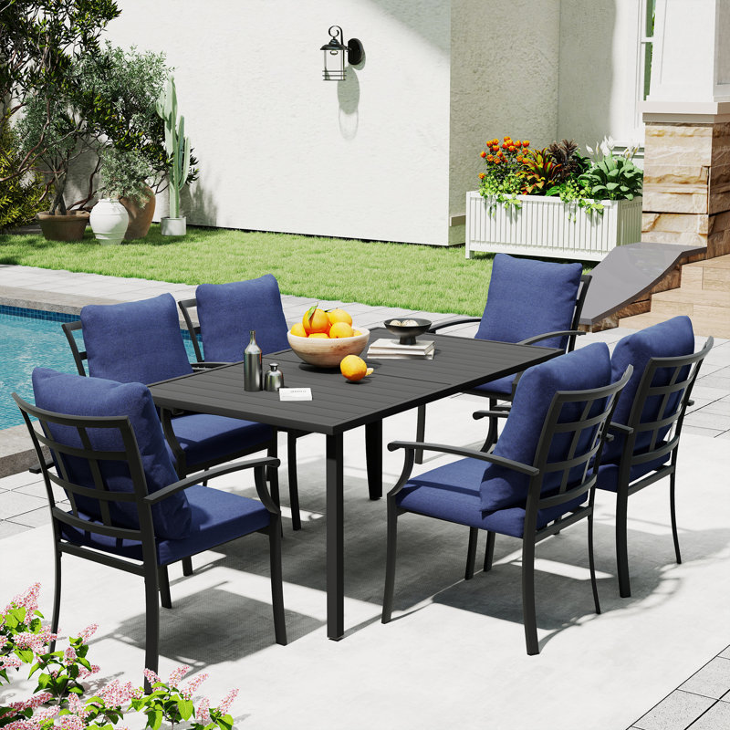Ensemble repas 7 pièces en métal avec table rectangulaire et coussins bleus Maynard, Bleu