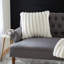 Coussin décoratif en fausse fourrure -2135583437-2135583431-2135583428
