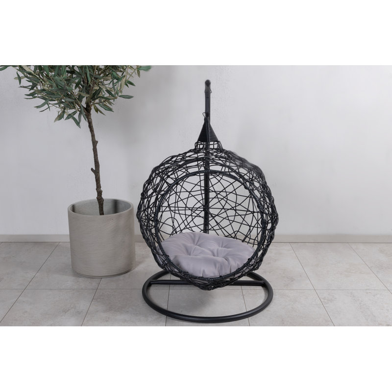Ghassan Hooded/Dome Dog Bed with Stand