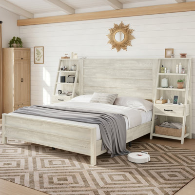Lit plateforme King style ferme Coey avec tête de lit, étagères, station de recharge et tiroirs, blanc rustique
