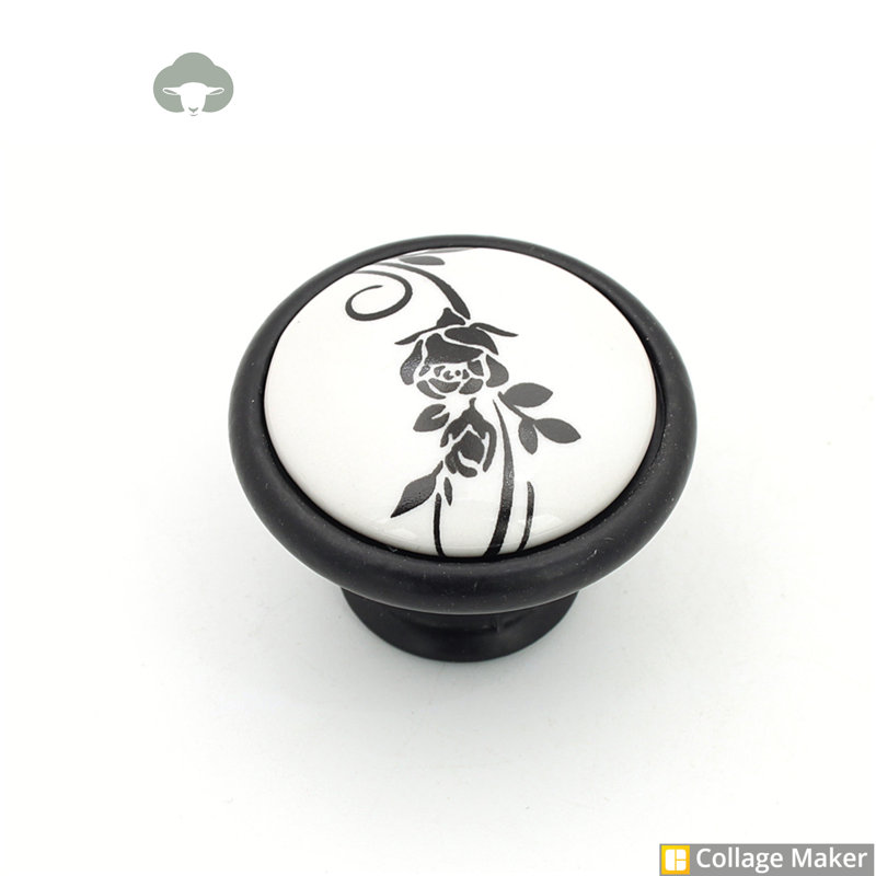 Sanabria 33mm Diameter Round Knob