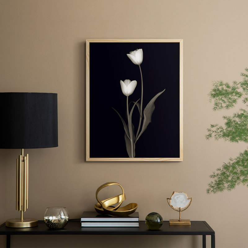 «Tulip Pose II», reproduction encadrée - bois massif, H 11 po x l 9 po