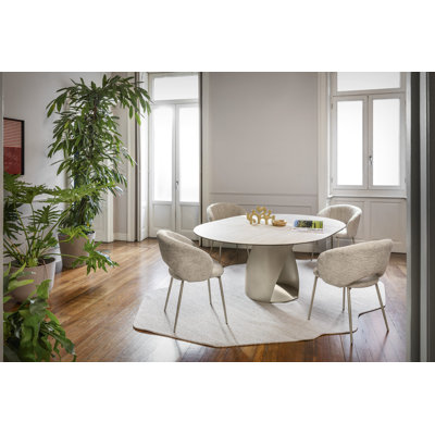 Cyclone Extendable Tables