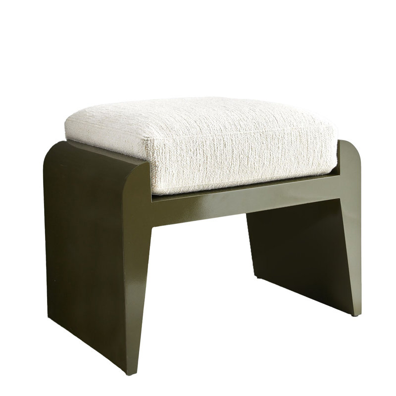 Alanna Ottoman, Moss