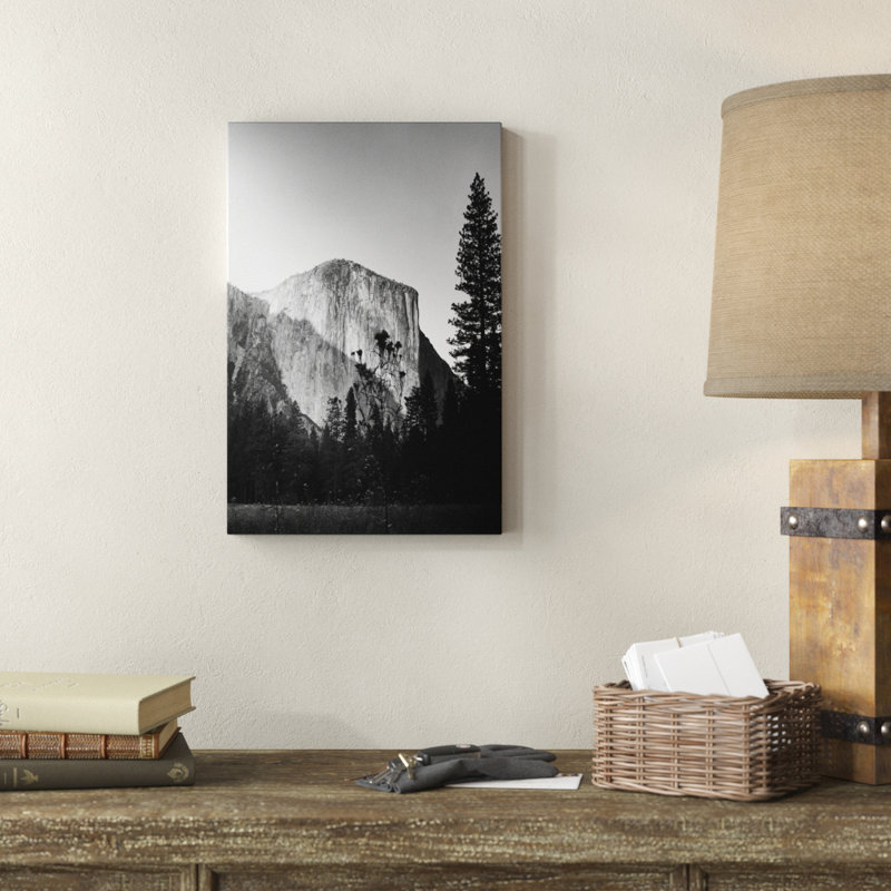 «El Capitan In Shadow» par Bradford Smith - photographie sur toile, H 18 po x l 12 po