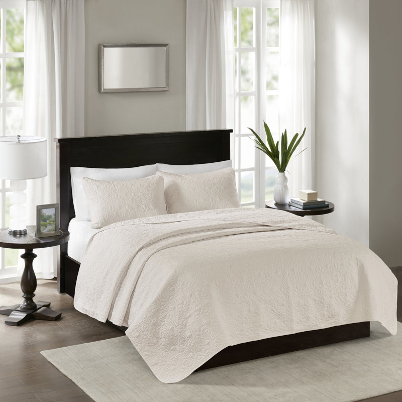 Cream Twin Reversible Microfiber Quilt Set