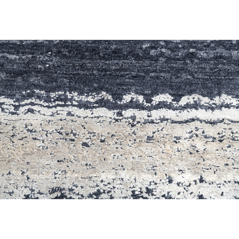 Hand Knotted Area Rug in Black/Silver, Rectangle 5' x 8'