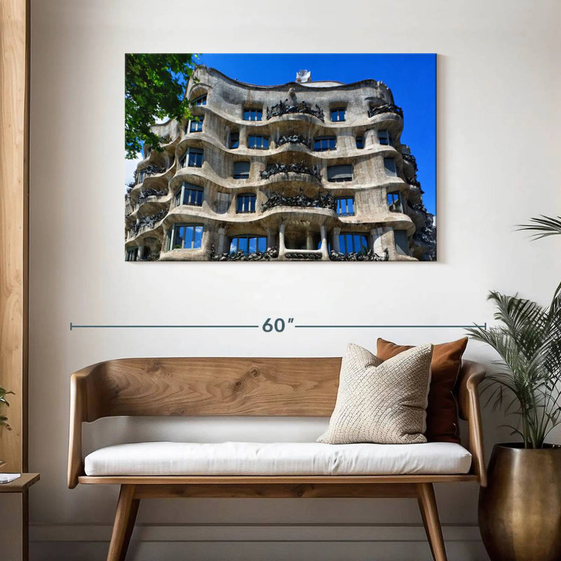 Nicci Casa Mila, H 30 po x l 45 po