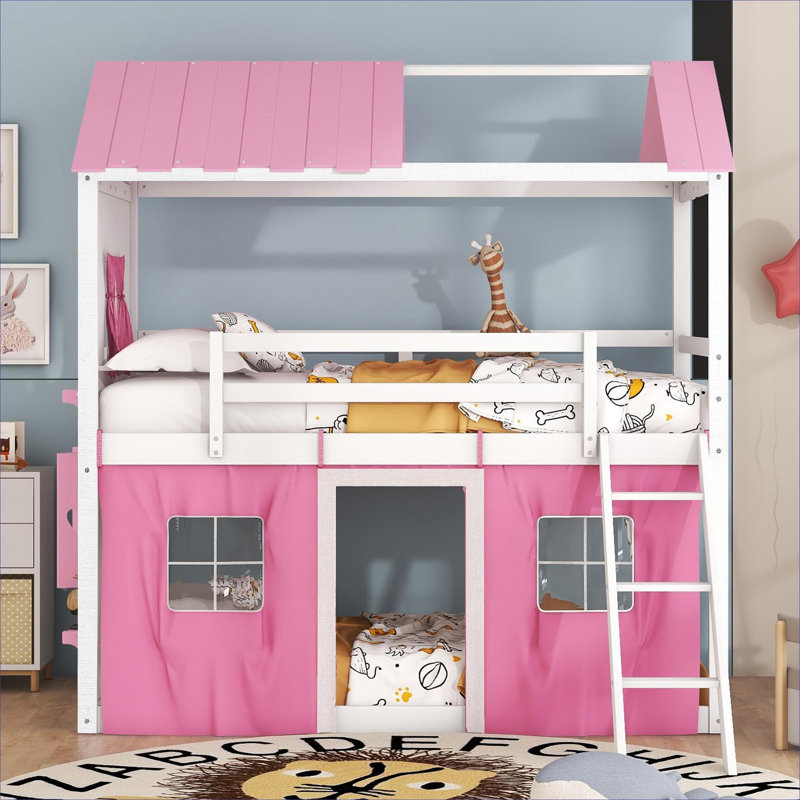 Lit plateforme simple en bois massif de style cabane simple avec tente et fenêtre, rose et blanc doux