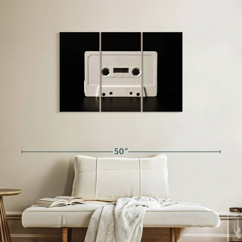 Cassette audio blanche Abarca, H 24 po x l 38 po